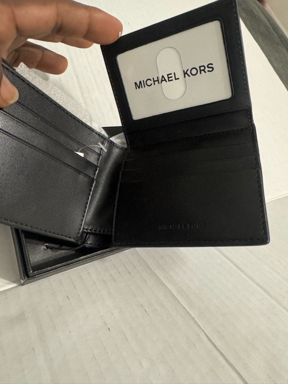 Michael Kors Men's Slim Bifold Wallet - Black & Gray MK Signature - Picture 7 of 7